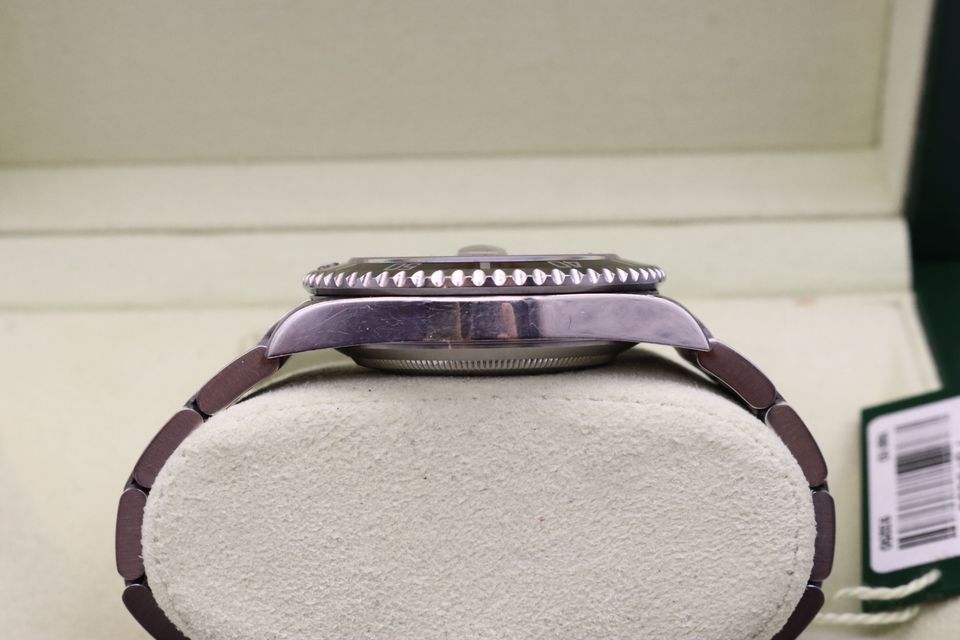 Rolex Submariner 16610 Image 3